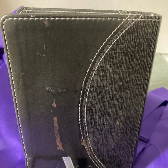 KJV Compact Bible black leather cover - Picture 3 of 7